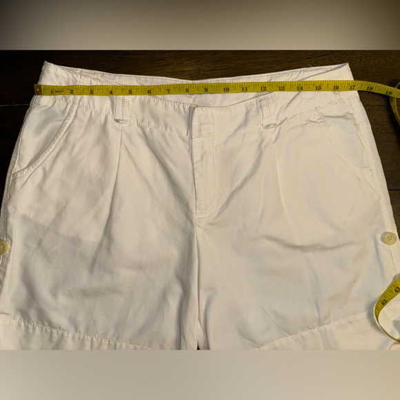 GAP Women’s Shorts Gray Stripes and White Size 10 - Picture 10 of 13